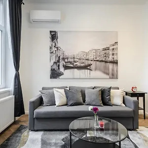 Bpr Sirius With A/c Apartment